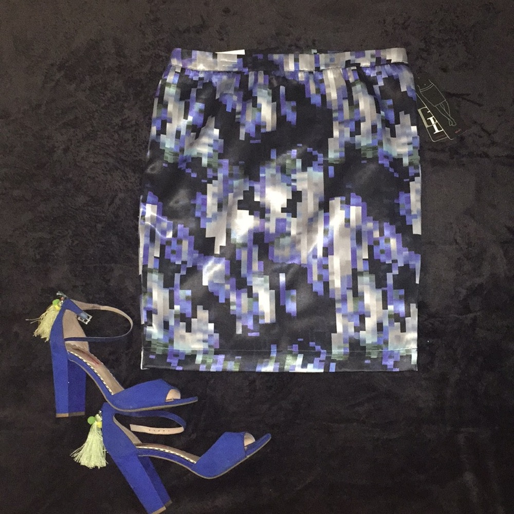 Modern Fit Skirt